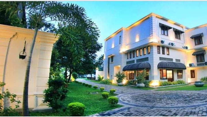 Forever City Hotel Кирибатгода Екстериор снимка