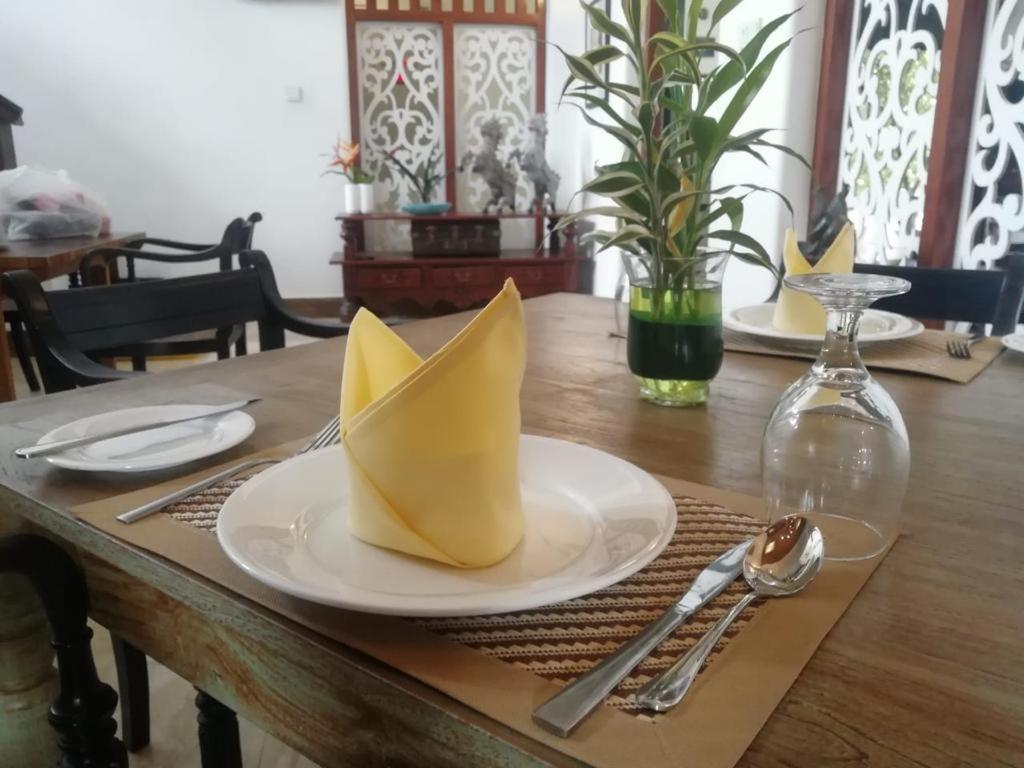 Forever City Hotel Кирибатгода Екстериор снимка
