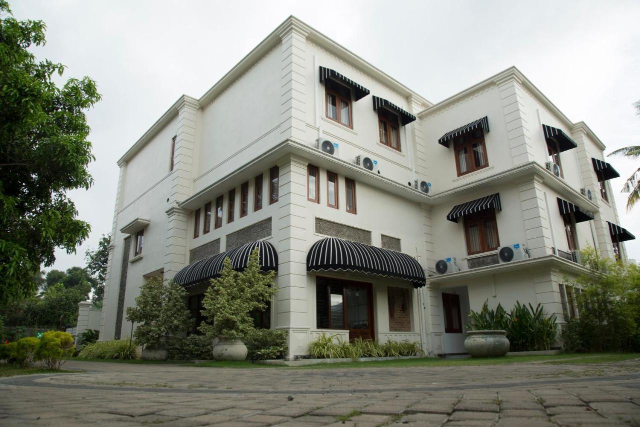 Forever City Hotel Кирибатгода Екстериор снимка