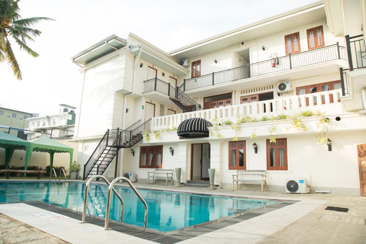 Forever City Hotel Кирибатгода Екстериор снимка