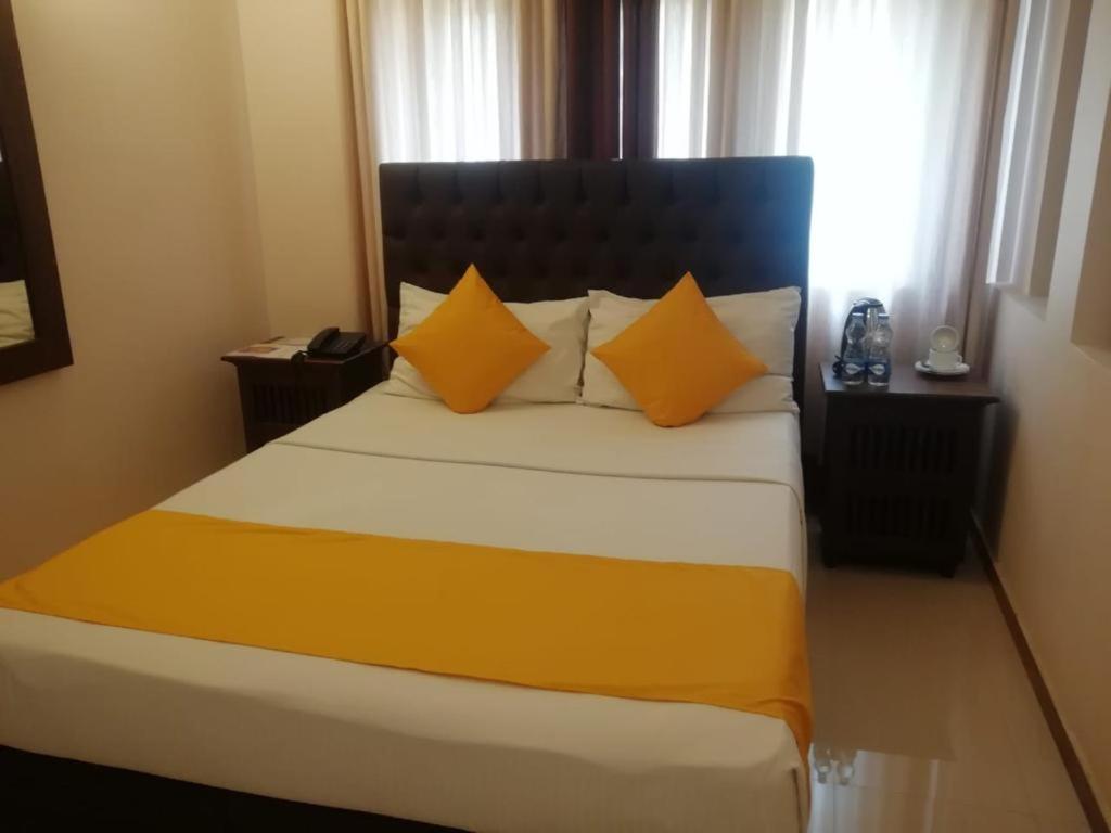 Forever City Hotel Кирибатгода Екстериор снимка
