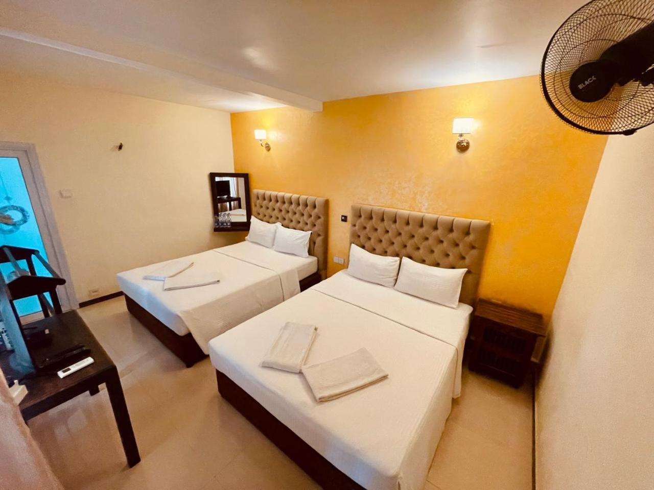 Forever City Hotel Кирибатгода Екстериор снимка