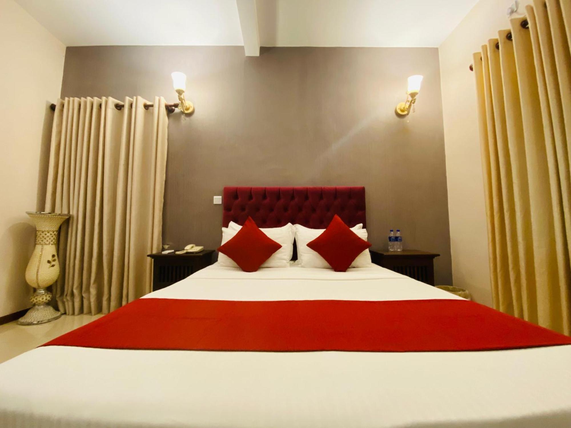 Forever City Hotel Кирибатгода Екстериор снимка