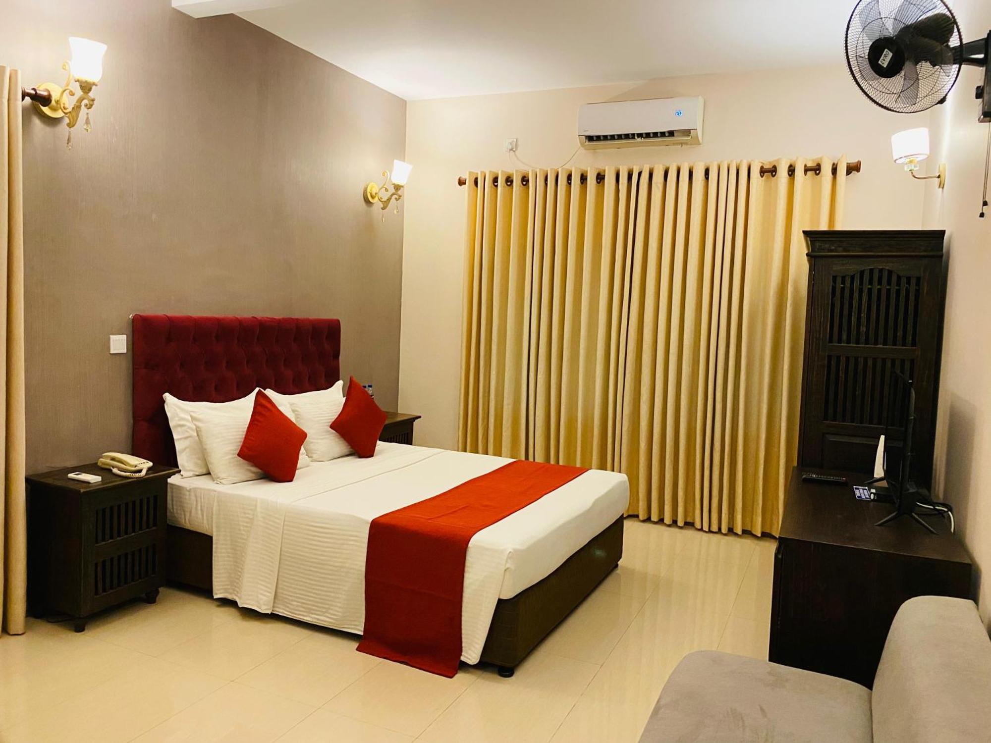 Forever City Hotel Кирибатгода Екстериор снимка