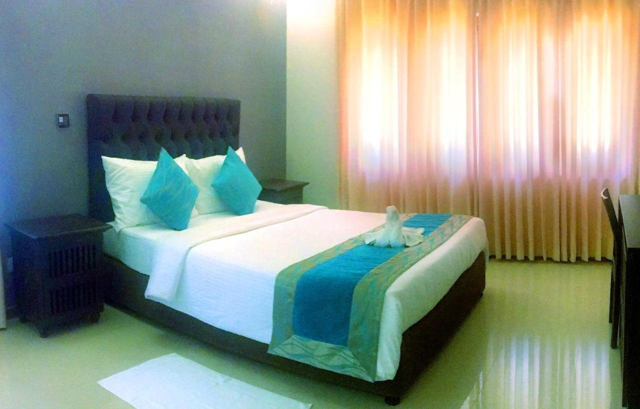Forever City Hotel Кирибатгода Екстериор снимка