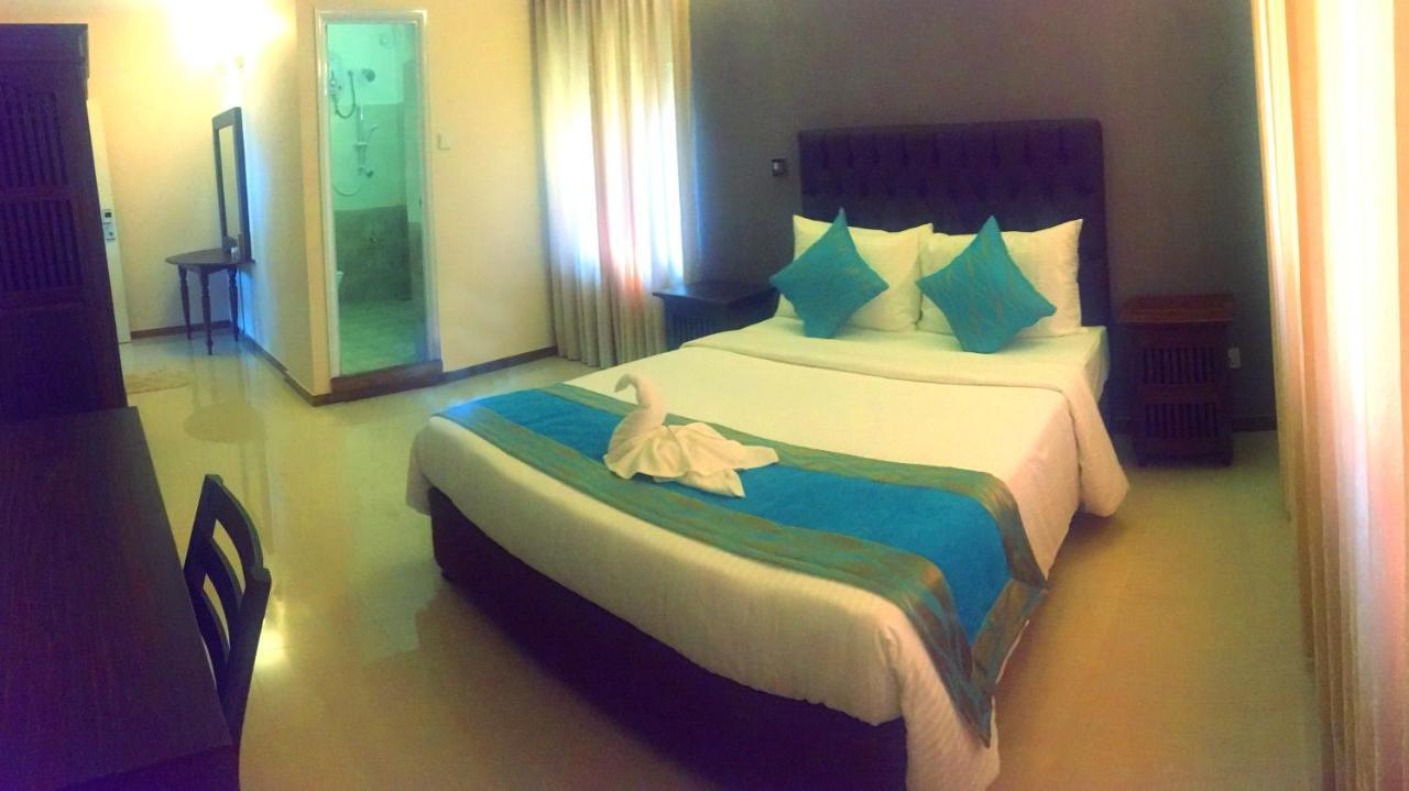 Forever City Hotel Кирибатгода Екстериор снимка